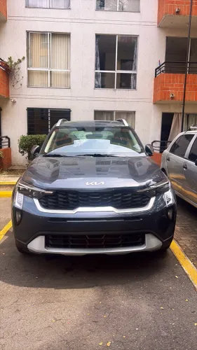 Kia sonet 2027 vibrant MT