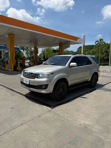 Toyota Fortuner 2.7cc 4x2 Gasolina 2014