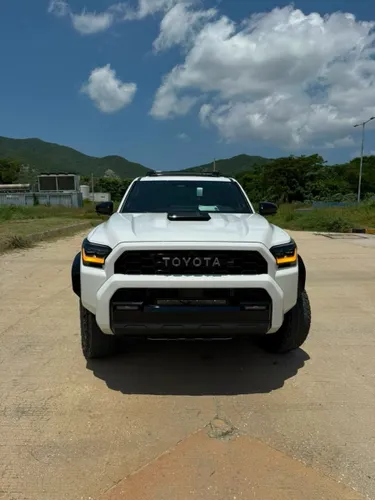 VENDO TOYOTA 4RUNNER TRD PRO HÍBRIDA 2026 0KM LISTA PARA TRASPASO