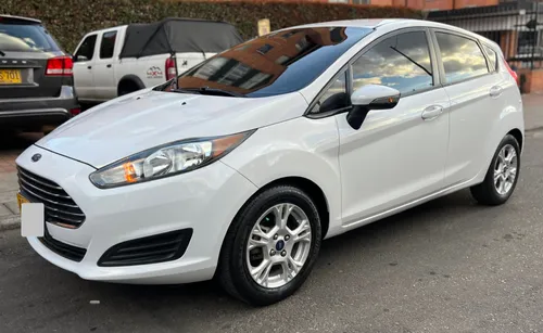Ford Fiesta SE 2014