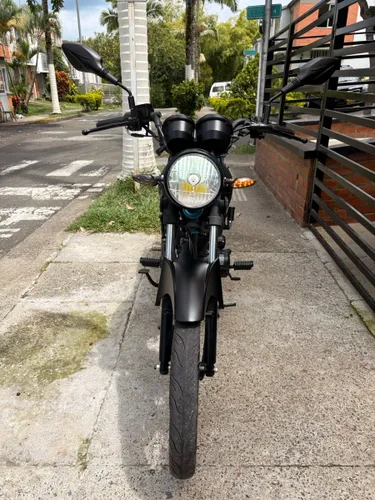Victory Bomber 125