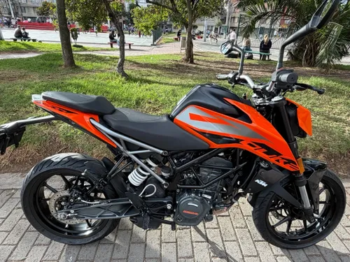 KTM DUKE 200 2024