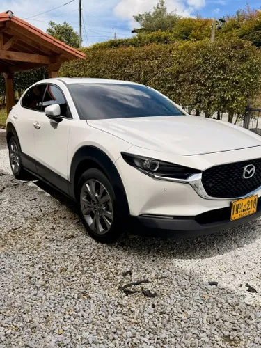 Mazda CX-30 Mild Hybrid 2024  26.000 km  Excelente estado  Mantenimientos Mazda