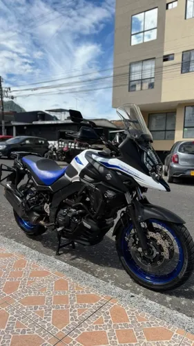 Suzuki V-Strom 650 2020  Excelente estado  Lista para viajar