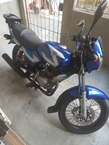 Se vende moto en buen estado