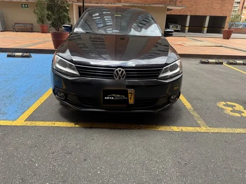 VOLKSWAGEN JETTA COMFORTLINE 2.5 AUTOMÁTICO 2012  CARPLAY  CÁMARA