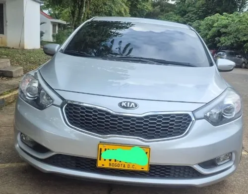 Kia Cerato HB Automático 42 mil km