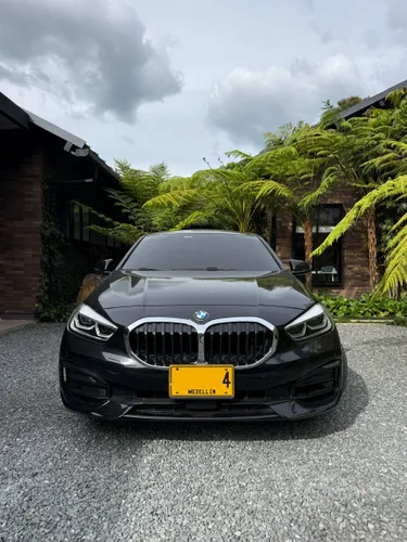 BMW 118i SPORT LINE 2021