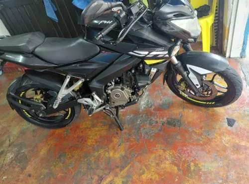 Bajaj pulsar Ns 200