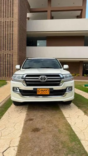 Toyota LC200 GX R 2019