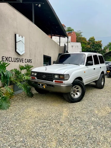 TOYOTA LAND CRUISER FZJ 4WD SAMURAI