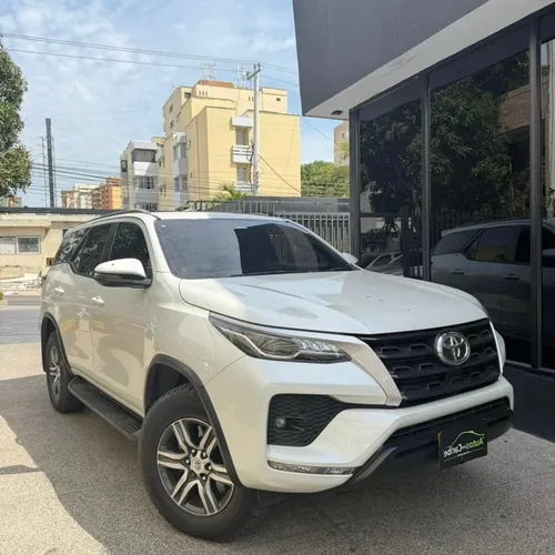 TOYOTA FORTUNER SR