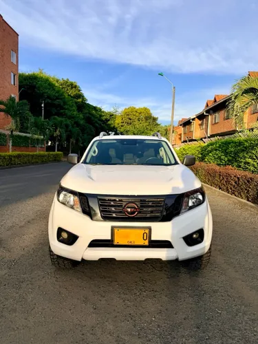 Nissan Frontier 2023 LE Diésel Automática