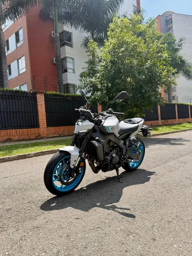 YAMAHA MT09 V4 2025
