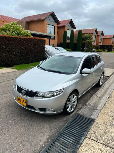 Kia Cerato Forte Hb 1.6AT 2013