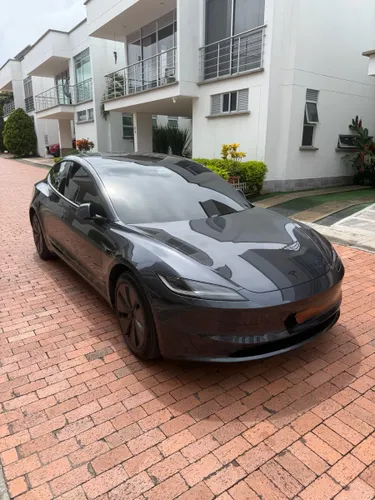 Tesla model 3 RWD gris grafito