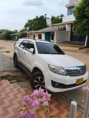 Toyota fortuner 2012 sr5 aut 4x4