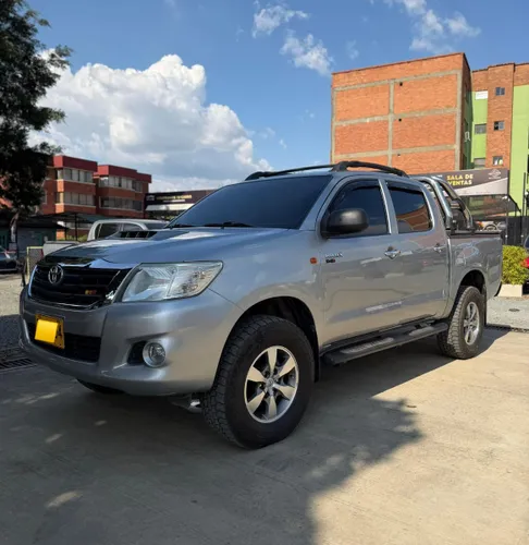 Toyota Hilux Vigo 2015 mt