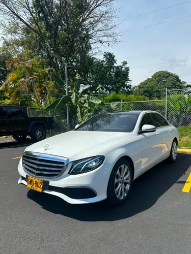 Espectacular Mercedes Benz E200 Avantgarde 2.0 Blindado 2 Plus