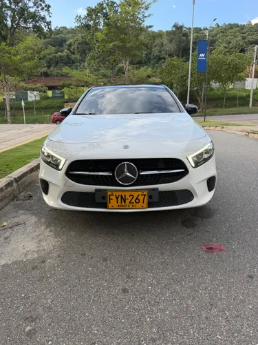 MERCEDES BENZ A200 2019