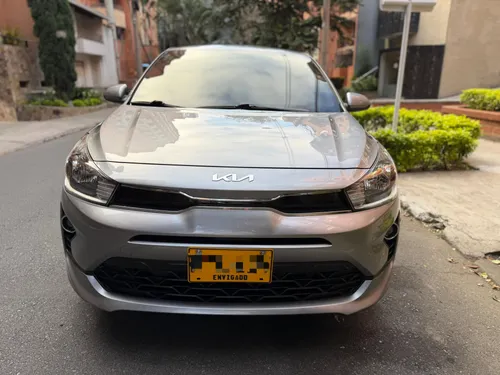Kia Rio Vibrant Automático - 2024