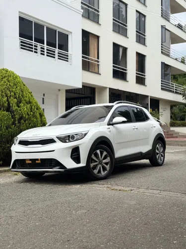 Kia stonic 2023 híbrida full