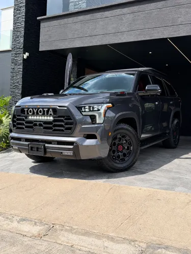 Toyota Sequioa TRD pro híbrida 2026