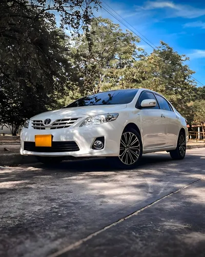 TOYOTA COROLLA BERLINA  AUTOMATICO 2014