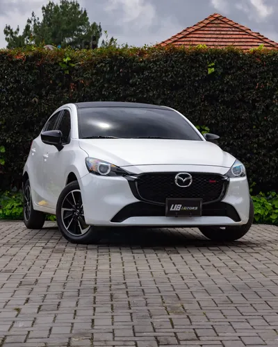 Mazda 2 Carbón Edition 2025