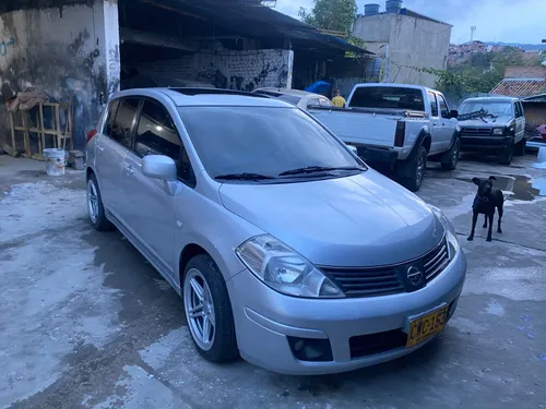 Nissan Tiida 1.8 Sunroof