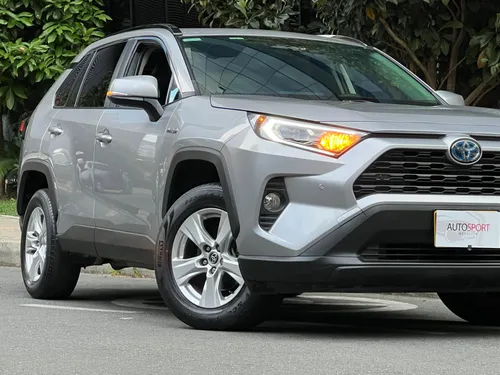 Toyota RAV4 XLE hibrido 2.5 4x4