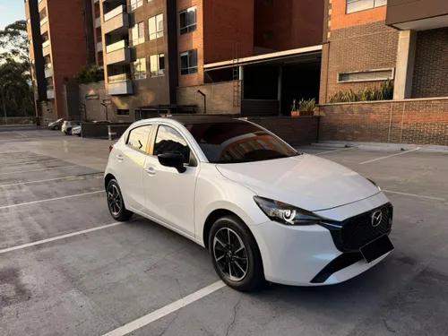 Mazda 2 Grand Touring Lx - Carbon Edition