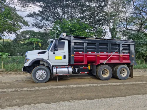 Volqueta doble troque International Workstar 7600 2012