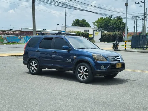 Vendo hermosa honda CR-V full equipo automática 4x4