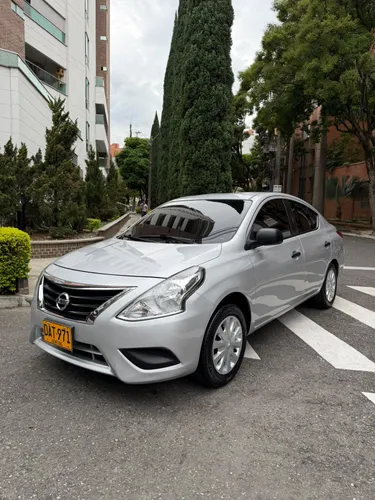 Nissan versa 1.6 Mt 2018