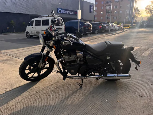 Royal Enfield Super Meteor 650 2025