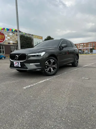 Volvo XC60 B5 Momentum Híbrida 2022