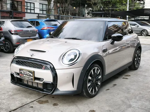 MINI COOPER S ICONIC 2.0 TURBO 2024 - 17.000 KMS