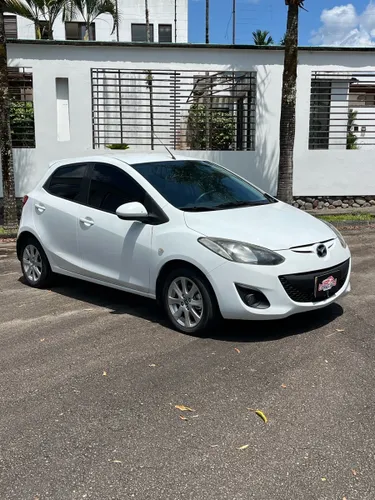 MAZDA 2
