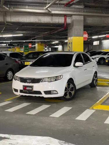 KIA CERATO FORTE SX AUTOMATICO 2013