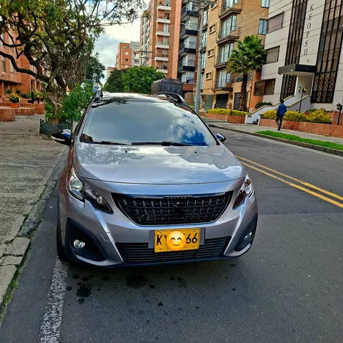Peugeot 2008 semi nueva