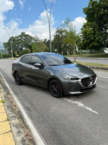 Mazda 2 Touring Automático 2023