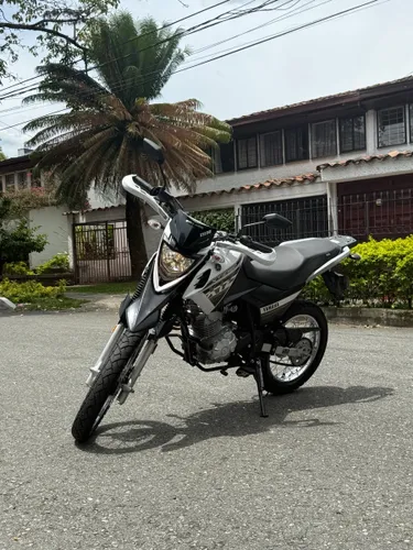Yamaha XTZ 150 modelo 2025 4mil KM