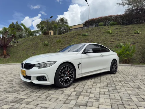 BMW 435i Coupe Paquete M