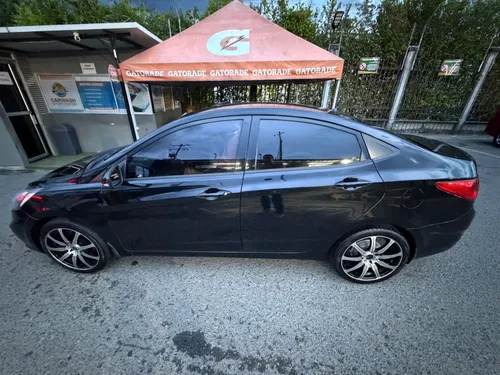 Hyundai i25 2015