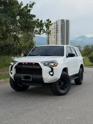 Toyota 4Runner SR5 2024 4.0 4x4