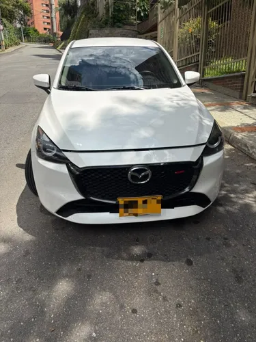 Se vende Mazda 2 grand touring sedan