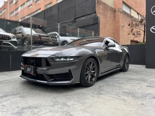 Ford Mustang Dark Horse