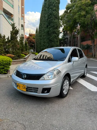 Nissan Tiida 1.8 Mt 2013