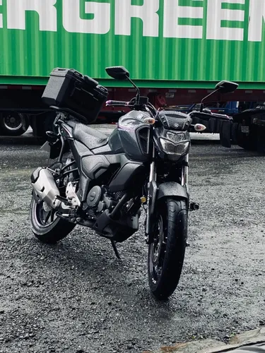 Yamaha FZ 3.0 personalizada